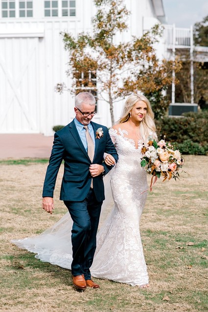 Gorgeous fine art fall wedding at the White Sparrow Barn in Dallas