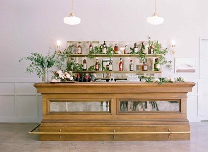 Reception bar