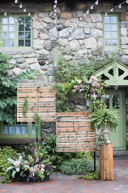 Rustic wedding decor