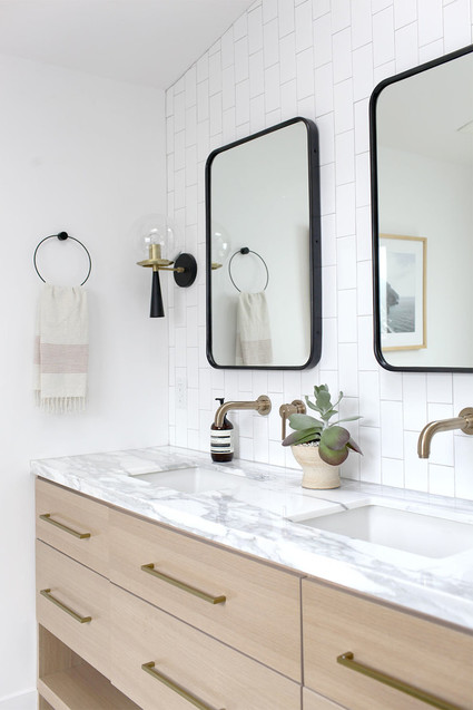Amanda Dawbarn master bathroom