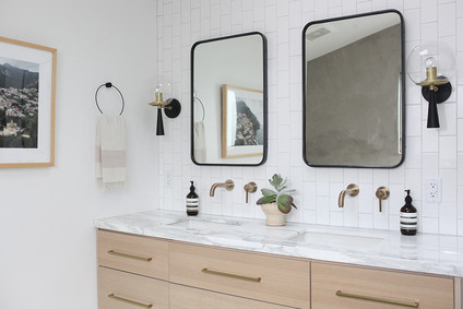 Amanda Dawbarn master bathroom