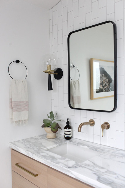 Amanda Dawbarn master bathroom