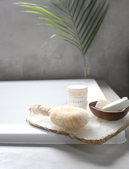 Amanda Dawbarn master bathroom