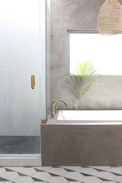 Amanda Dawbarn master bathroom