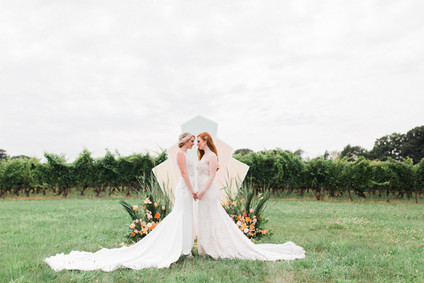 Modern ceremony decor