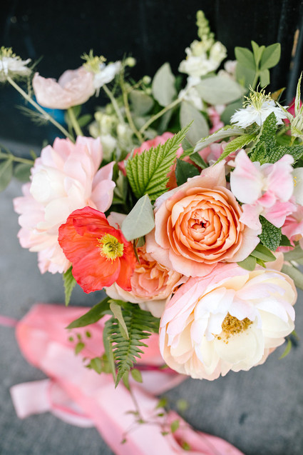 How to mix paper flowers with real flowers for the most beautiful bouquet