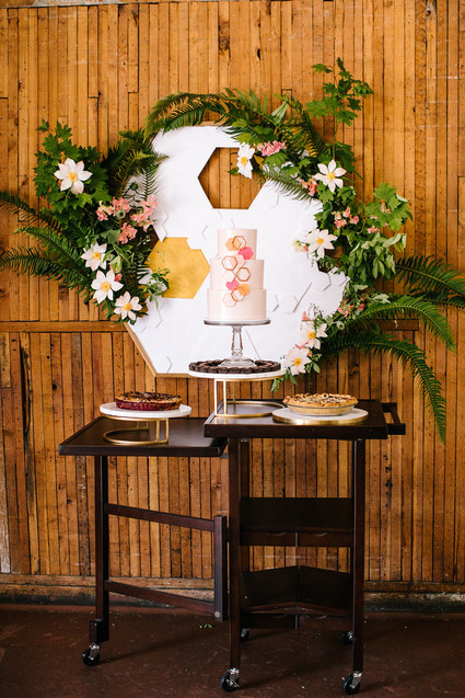 How to mix paper flowers with real flowers for the most beautiful bouquet