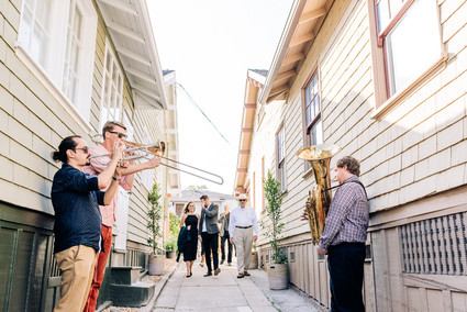 a colorful backyard wedding in Santa Barbara on a super reasonable budget