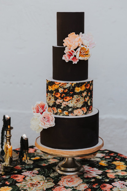 A stylish fall Italian wedding with an insanely gorgeous cake