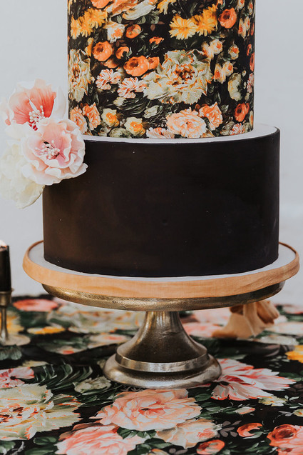 A stylish fall Italian wedding with an insanely gorgeous cake