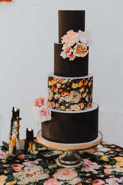 A stylish fall Italian wedding with an insanely gorgeous cake