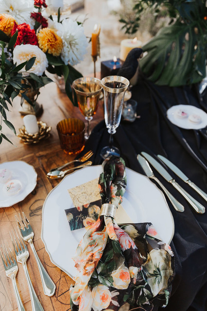 A stylish fall Italian wedding with an insanely gorgeous cake