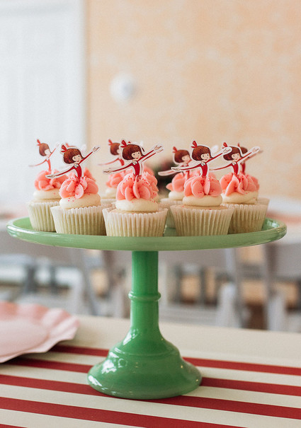 Lola Dutch first birthday party