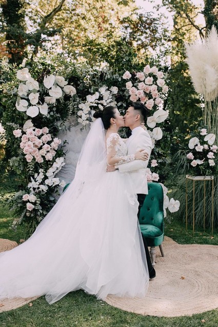 A moody dream garden wedding for a fashion forward couple at Palacio Villahermosa in Spain