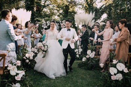 A moody dream garden wedding for a fashion forward couple at Palacio Villahermosa in Spain