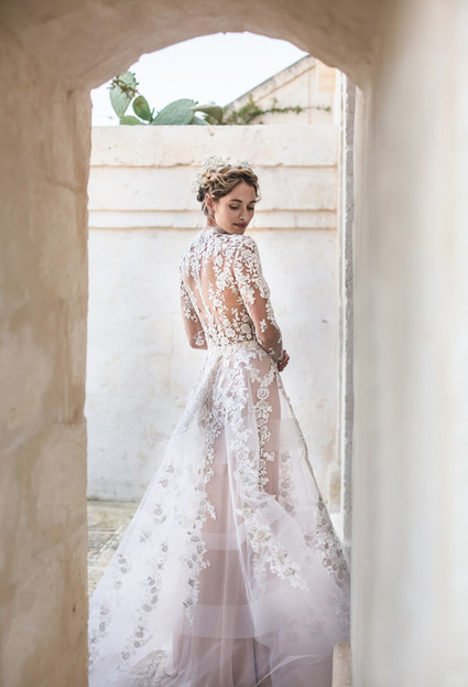 10 amazing Vogue-caliber wedding gowns