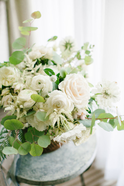 Modern beachy wedding flowers