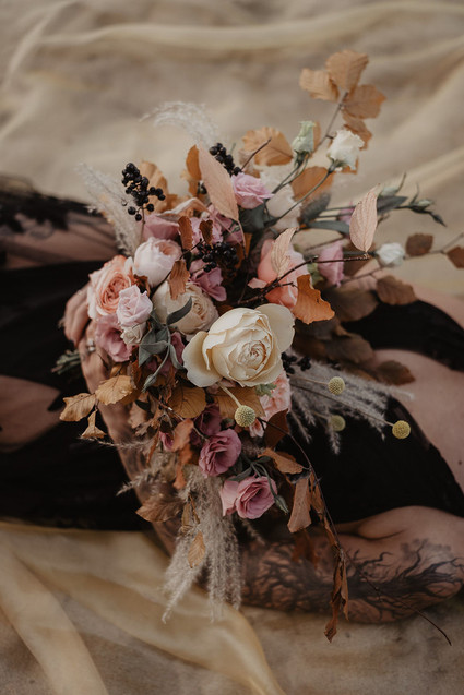 moody fall wedding inspiration with shades of coral and rust