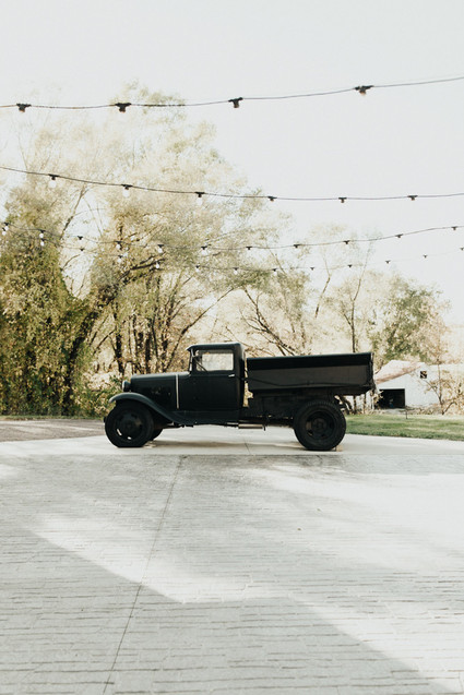 Rustic boho Kansas City barn wedding