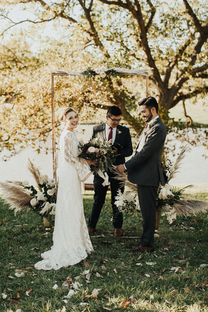 Rustic boho Kansas City barn wedding