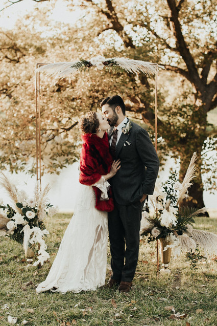 Rustic boho Kansas City barn wedding