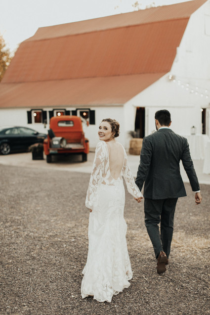 Rustic boho Kansas City barn wedding