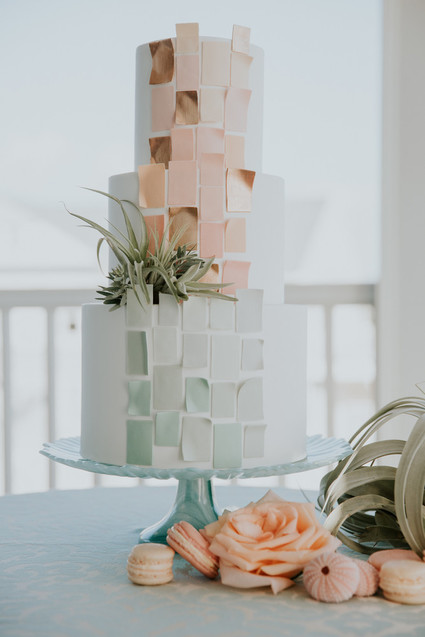 Spring 2019 wedding trend alert: pale mint and blush seaside editorial Inspiration