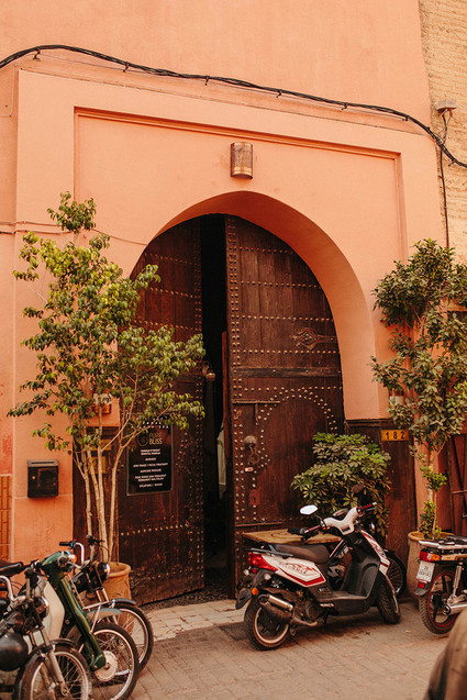 The ultimate in laid back desert chic is this stylish wedding in the Agfay desert outside of Marrakesh