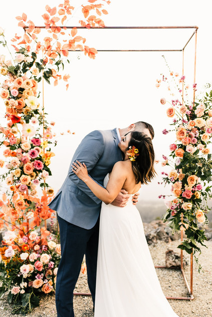Colorful spring floral wedding in Southern California at Oakridge Farmhouse