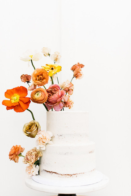 Colorful spring floral wedding in Southern California at Oakridge Farmhouse