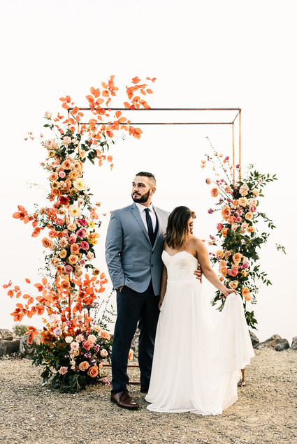 Colorful spring floral wedding in Southern California at Oakridge Farmhouse