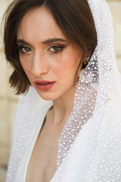 Modern bridal veil