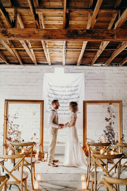 how to plan a minimalist fall elopement with modern rustic details
