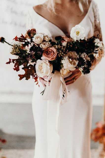 how to plan a minimalist fall elopement with modern rustic details
