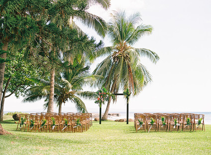 Tropical wedding in Maui at the Olowalu Plantation House
