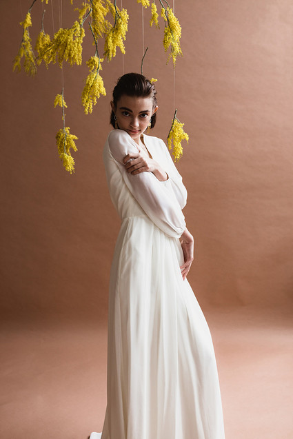 Modern mauve and yellow wedding palette and bridal inspo