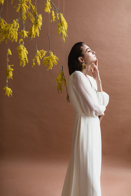 Modern mauve and yellow wedding palette and bridal inspo