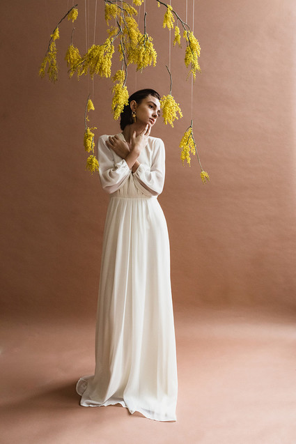 Modern mauve and yellow wedding palette and bridal inspo