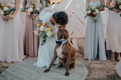 Folksy Joshua Tree wedding with the ultimate desert color palette