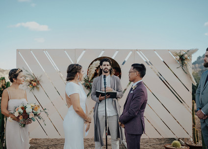 Folksy Joshua Tree wedding with the ultimate desert color palette