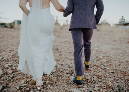 Folksy Joshua Tree wedding with the ultimate desert color palette
