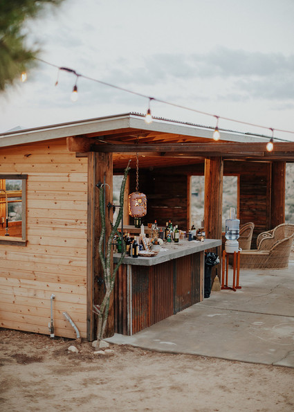 Folksy Joshua Tree wedding with the ultimate desert color palette