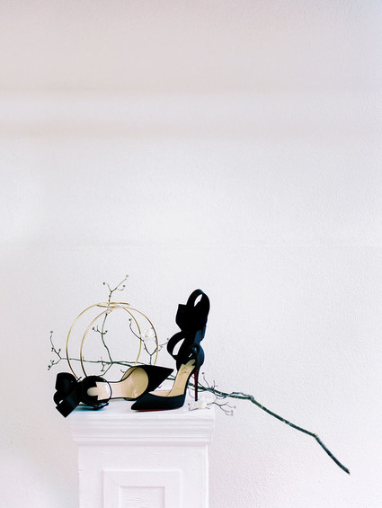 Black and white wedding ideas inspired by Greek Mythology