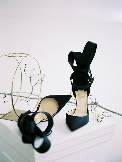 Black and white wedding ideas inspired by Greek Mythology Inspiration