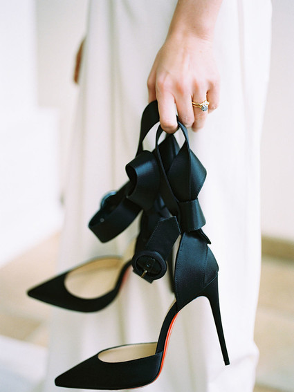 Black and white wedding ideas inspired by Greek Mythology