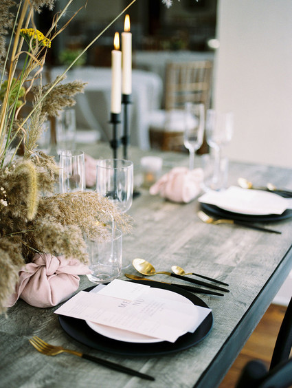 Black and white wedding ideas inspired by Greek Mythology