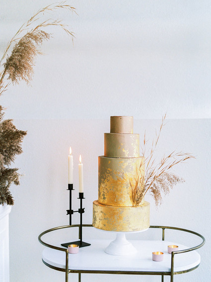 Black and white wedding ideas inspired by Greek Mythology