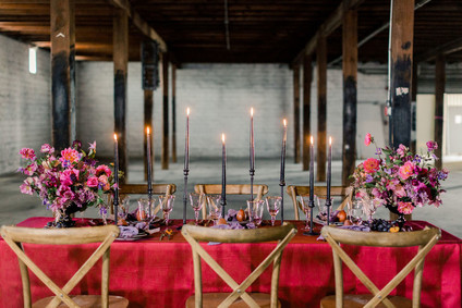 Bright moody spring wedding inspo with a dramatic floral curtain