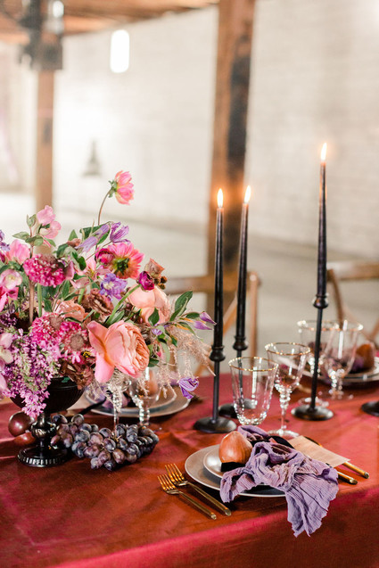 Bright moody spring wedding inspo with a dramatic floral curtain