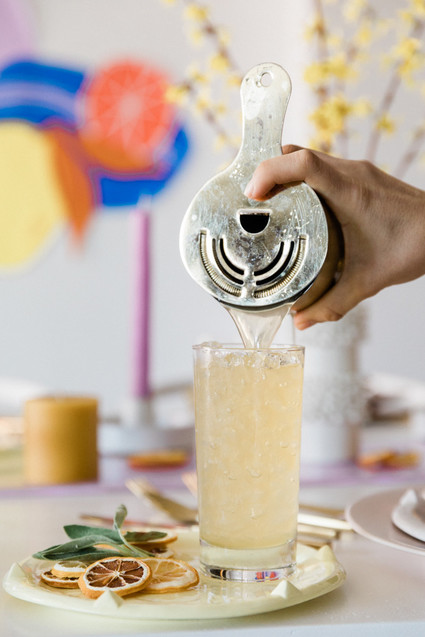 Modern spring tablescape ideas plus 3 spring cocktails